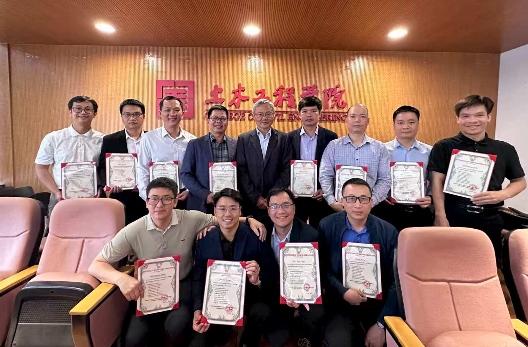 越南FECON技术团队完成中国工程技术培训后的合影